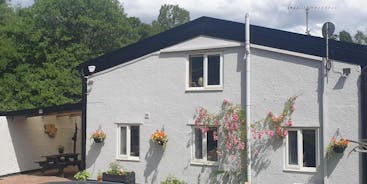 Quiet, countryside - Abergavenny, up to 4 guests, 2 bedrooms