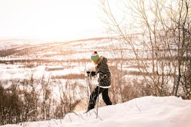 Aventura de inverno de 4 horas inclui viagem com raquetes de neve e visita ao hotel de gelo