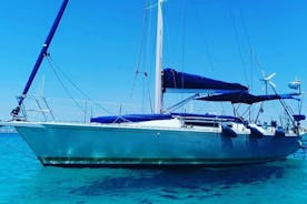 Aventura de vela em Maiorca com mergulho com snorkel, tapas e bebidas