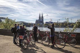 Excursão de bicicleta em grupo particular em Colônia com guia