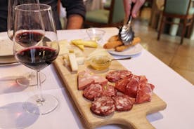 Visita guidata privata ad una cantina siciliana con pranzo