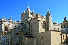 PRIVATE TOUR ÉVORA MONSARAZ and ESPORÃO WITH WINE TASTING (Tasting of 4 wines)