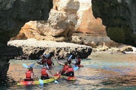 Excursión en kayak de 2 horas y media a las grutas de Ponta da Piedade en Lagos