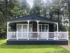 Aintree Lodge - Hot Tub - Northumberland