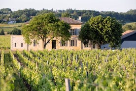 Saint Emilion puolen päivän matka viininmaistelulla ja viinitilavierailu Bordeaux'sta