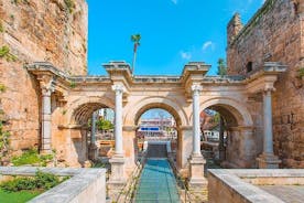 Stadtrundfahrt durch Antalya mit Wasserfällen, Bootsfahrt und Seilbahn (Gebühr 15 USD)