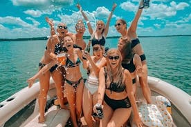 Fiesta de cumpleaños privada en barco en la isla Sunj