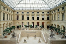 Aðgangur að Louvre-safninu og afturköllun miða á Signu frá umboðsskrifstofunni