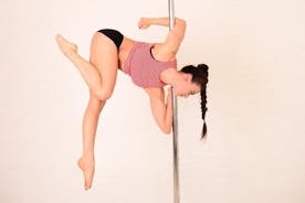 Aula de acrobacias de pole dance em Tallinn