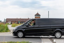 Auschwitz ja Birkenau täysin opastettu kierros Krakovasta