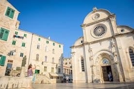 Cachoeiras Krka e excursão de dia inteiro a Sibenik saindo de Split ou Trogir