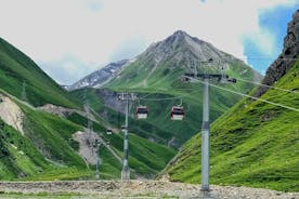 Kierros Kazbegi Ananuri Zhinvali Gudauriin koko päivä