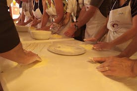 Siciliaanse kookcursus en markttour in Taormina