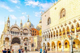 Dogen palatsi ja Pyhän Markuksen basilika Fast-Track Tour Venetsiassa