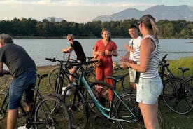 Begeleide fietstocht door de lokale bevolking langs de hoogtepunten en verborgen juweeltjes van Tirana