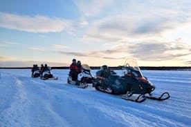 Experiência de snowmobile e pesca no gelo