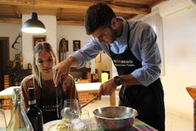 Eine Koch-Meisterklasse über handgemachte Pasta und italienische Saucen