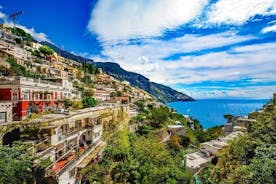 Trasferimento privato da Bari ad Amalfi con 2 ore per la visita della città