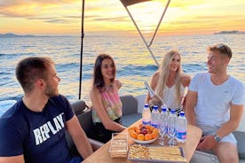 PRIVAT BÅDTUR: Magisk Zadar-solnedgang og champagnekrydstogt – drikkevarer inkluderet!