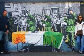 2hours Belfast’s political war and peace private taxi tour