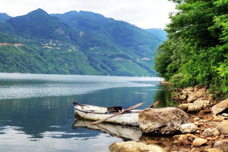 Photo of Ayvacik Dam Lake (Hidden Heaven) in Samsun, Turkey.