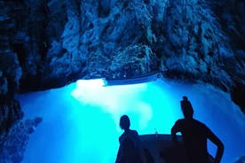  フヴァルからの青い洞窟と5つの島のツアー