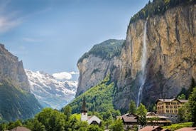 Lauterbrunnen Waterfalls & Mountain View Trail Photo Tour from Interlaken
