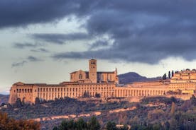 Assisi ShorExcursion Gourmetlunch och vin ingår från Civitavecchias kryssningshamn