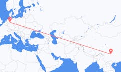 Vluchten van Luzhou, China naar Paderborn, Duitsland