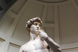 Firenzen kaupunkikierros: renessanssin ja keskiajan vierailu, Accademia, Uffizi ja lounas