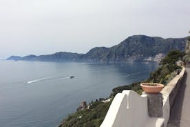 Excursão particular de dia inteiro pela costa de Amalfi, saindo de Sorrento