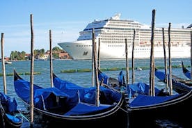 Traslado privado em Veneza por taxi aquático: porte de cruzeiro até o centro de Veneza