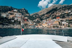 Amalfin rannikon koko päivän yksityinen veneretki Praianosta