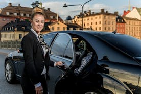 Traslado de limusina al aeropuerto de primera clase: aeropuerto de Arlanda a la ciudad de Estocolmo