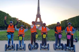 Paris vid Segway på natten - Upplyst Paris