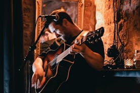 Música ao vivo na sexta à noite e ingresso para coquetéis no Kontakt Bar