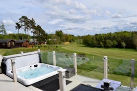 Hot Tub Lodge Percy Wood Golf Course