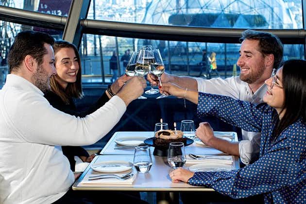 Cena anticipata a Parigi al ristorante Madame Brasserie della Torre Eiffel