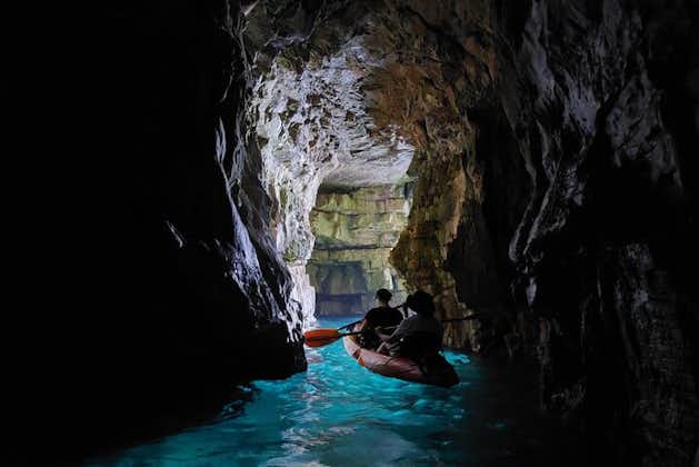 プーラ カヤック ツアー : カヤック + シュノーケリング & 水泳で青の洞窟を探検