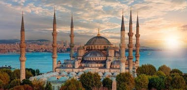 Small-Group Tour to Topkapi Palace, Hagia Sophia, & Basilica Cistern from Istanbul