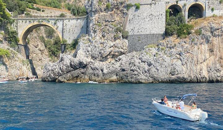 Private tour by 40cv boat from Salerno to Amalfi and Positano