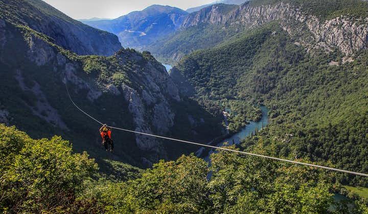 Descente en tyrolienne en Croatie : Aventure sur la tyrolienne du canyon de Cetina depuis Omis