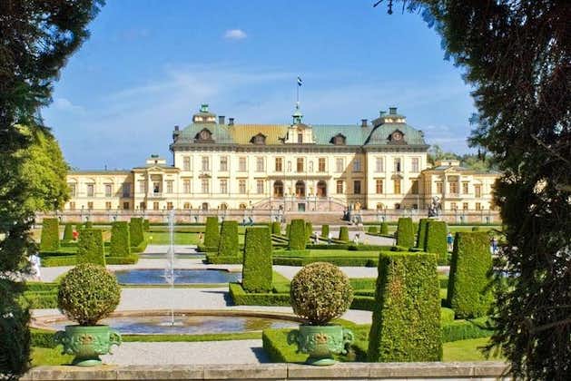 乘坐贵宾车游览卓宁霍姆宫与私人导游斯德哥尔摩