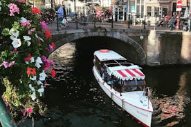 Crociera privata sul canale su una piccola barca storica