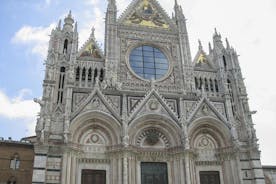Sla de wachtrij over: Wandeltocht naar de kathedraal van Siena en door de stad