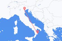 Vluchten van Crotone, Italië naar Venetië, Italië
