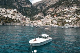Excursión en barco privado por la costa de Capri a Amalfi