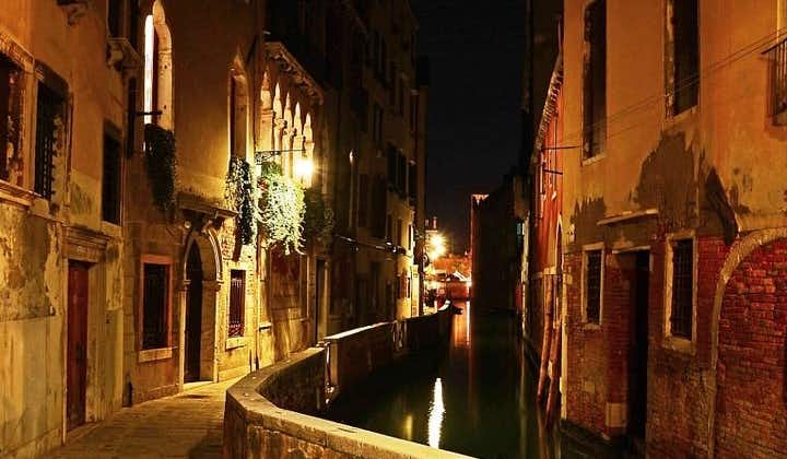 Highlights and Hidden Gems Night Tour in Venice