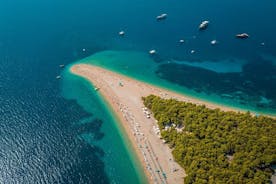 Split 또는 Trogir에서 볼 및 흐 바르 섬 전용 보트 여행