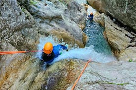 Excursão de canyoning para iniciantes no Sušec Canyon - Bovec Eslovênia